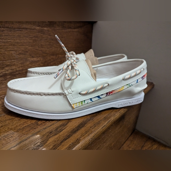Sperry White Rainbow Boat Shoes, Exclusive Pride Edition unisex 10.5 M 12 W NIB - Picture 4 of 15
